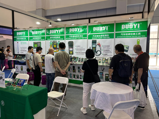 The brand-new digital manifold and refrigerant leak detector received high attention at the exhibition in 2024.